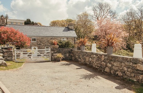 Llanbedr Cottage | Cabin ∙ 3 bedrooms ∙ 4 guests
