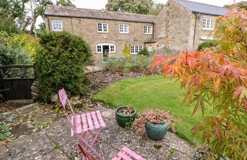 Leyburn Cottage | Cabin ∙ 3 bedrooms ∙ 5 guests