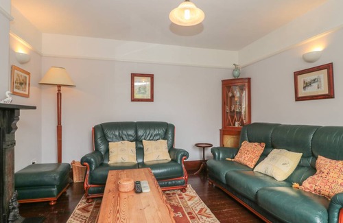 Cheddar Cottage | Cabin ∙ 3 bedrooms ∙ 5 guests