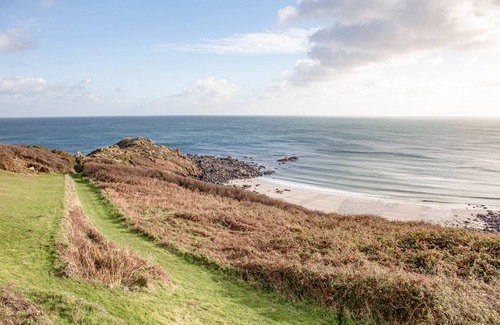 Coverack Cottage | Cabin ∙ 3 bedrooms ∙ 5 guests