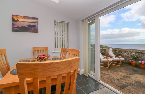 Dawlish Cottage | Cabin ∙ 3 bedrooms ∙ 5 guests