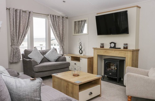 Cayton Bay Cottage | Cabin ∙ 3 bedrooms ∙ 6 guests