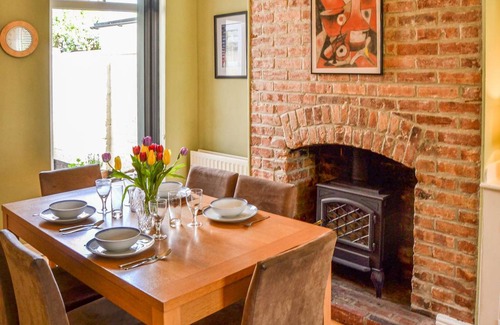 Cromer Cottage | Cabin ∙ 3 bedrooms ∙ 6 guests
