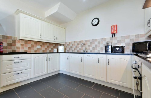 Bamburgh Cottage | Cabin ∙ 3 bedrooms ∙ 6 guests