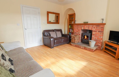 Cheshire West and Chester Cottage | Cabin ∙ 3 bedrooms ∙ 6 guests