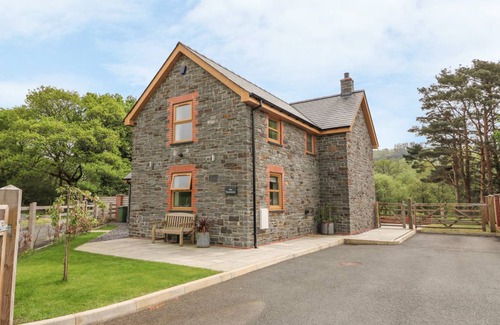 Capel Bangor Cottage | Cabin ∙ 3 bedrooms ∙ 6 guests