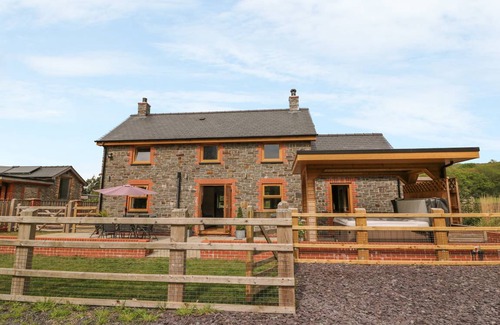 Capel Bangor Cottage | Cabin ∙ 3 bedrooms ∙ 6 guests