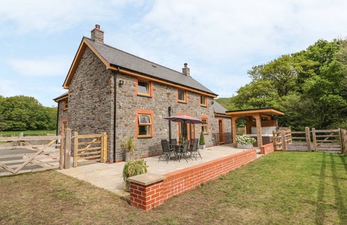 Capel Bangor Cottage | Cabin ∙ 3 bedrooms ∙ 6 guests