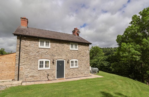 Bronygarth Cottage | Cabin ∙ 3 bedrooms ∙ 6 guests