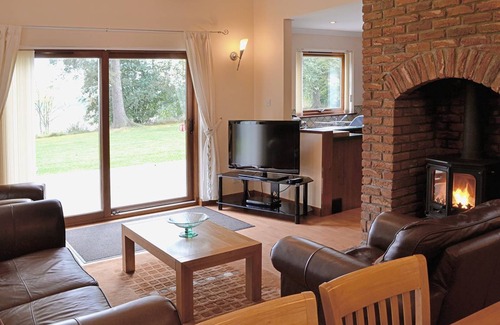 Dunfermline Cottage | Cabin ∙ 3 bedrooms ∙ 6 guests
