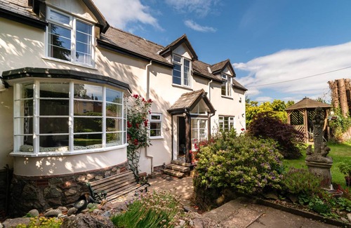 Malvern Cottage | Cabin ∙ 3 bedrooms ∙ 7 guests