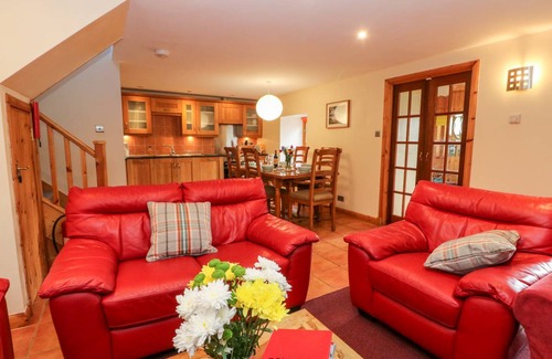 Weem Cottage | Cabin ∙ 3 bedrooms ∙ 7 guests