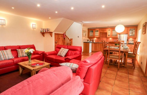 Weem Cottage | Cabin ∙ 3 bedrooms ∙ 7 guests