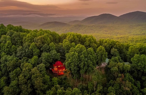Walnut Mountain Cabin | Cabin ∙ 3 bedrooms ∙ 8 guests