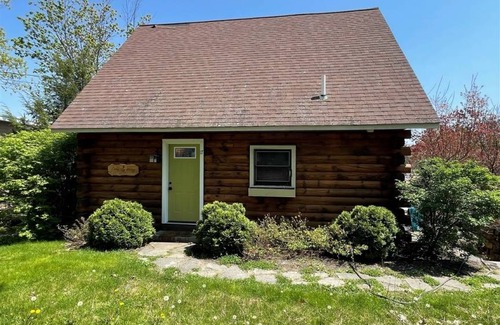 Standish Cabin | Cabin ∙ 3 bedrooms ∙ 8 guests