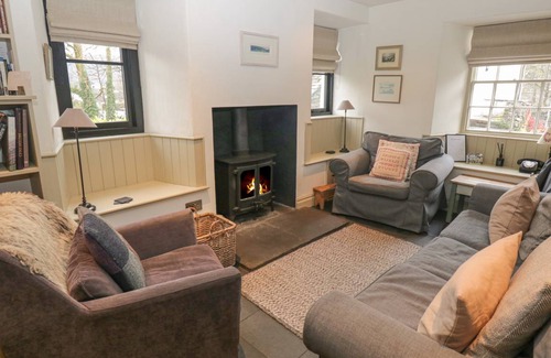 Ambleside Cottage | Cabin ∙ 3 bedrooms ∙ 5 guests