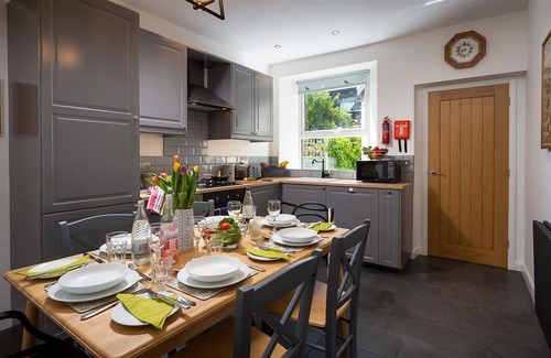 Ambleside Cottage | Cabin ∙ 3 bedrooms ∙ 6 guests
