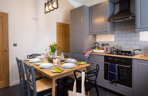 Ambleside Cottage | Cabin ∙ 3 bedrooms ∙ 6 guests