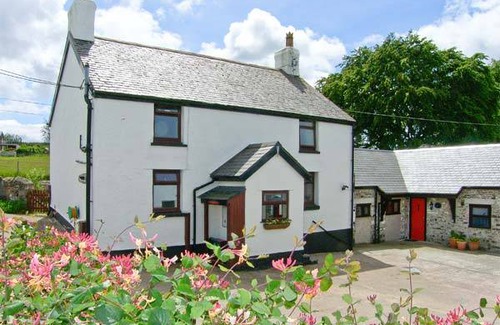 Llanrwst Cottage | Cabin ∙ 3 bedrooms ∙ 4 guests