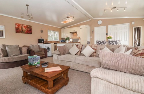 Cayton Bay Cottage | Cabin ∙ 3 bedrooms ∙ 8 guests