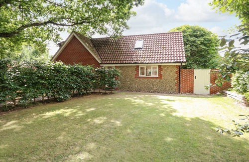 Crostwick Cottage | Cabin ∙ 3 bedrooms ∙ 6 guests