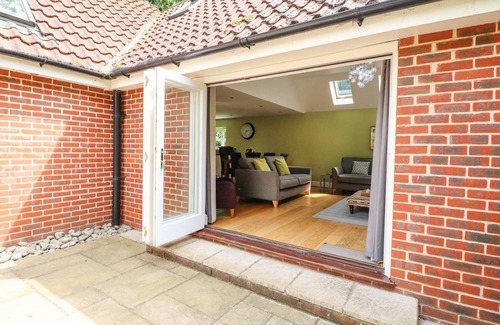 Crostwick Cottage | Cabin ∙ 3 bedrooms ∙ 6 guests