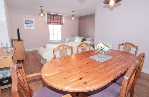 Dartmouth Cottage | Cabin ∙ 3 bedrooms ∙ 6 guests