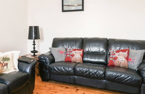 Buckie Cottage | Cabin ∙ 3 bedrooms ∙ 6 guests