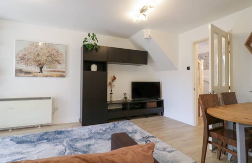 Colchester Cottage | Cabin ∙ 3 bedrooms ∙ 4 guests
