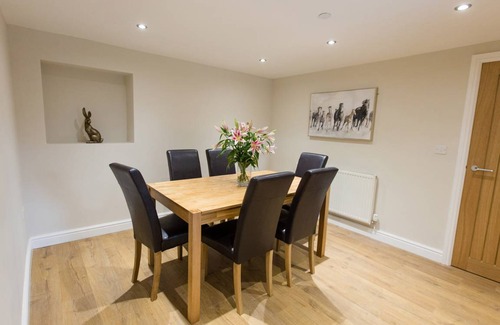 Llangollen Cottage | Cabin ∙ 3 bedrooms ∙ 6 guests
