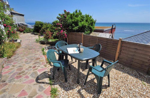 Lyme Regis Cottage | Cabin ∙ 3 bedrooms ∙ 6 guests