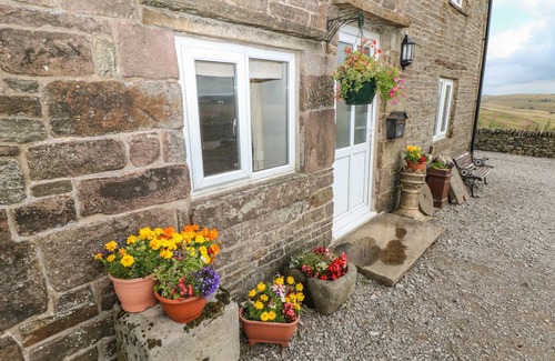 Longnor Cottage | Cabin ∙ 3 bedrooms ∙ 5 guests