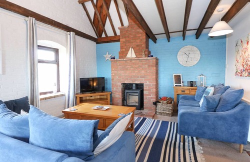 Weybourne Cottage | Cabin ∙ 3 bedrooms ∙ 6 guests