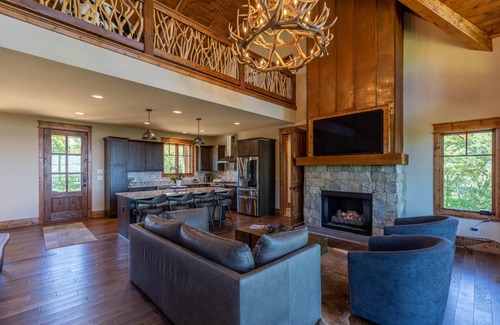 Elk Park Cabin | Cabin ∙ 3 bedrooms ∙ 8 guests