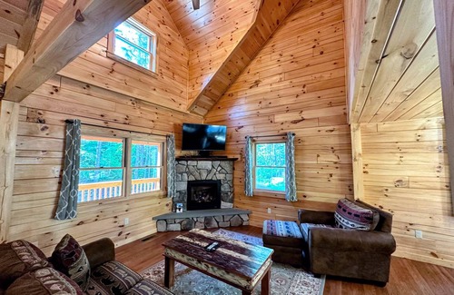 Bethlehem Cabin | Cabin ∙ 3 bedrooms ∙ 12 guests