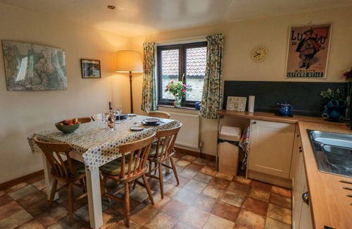 Newton-on-Rawcliffe Cottage | Cabin ∙ 3 bedrooms ∙ 6 guests