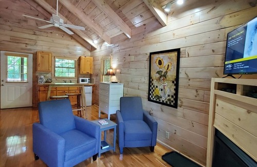 Galax Apartment | Cabin 301 - Rest Stop