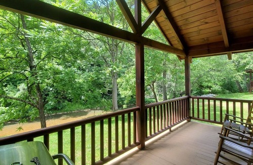 Galax Apartment | Cabin 303 - Alone at Last