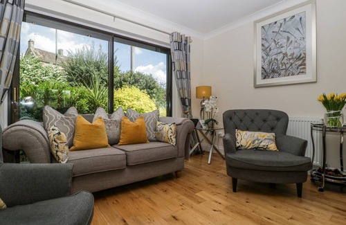 Stow-on-the-Wold Cottage | Cabin ∙ 4 bedrooms ∙ 8 guests