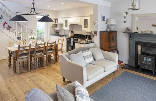 St Dogmaels Cottage | Cabin ∙ 4 bedrooms ∙ 8 guests