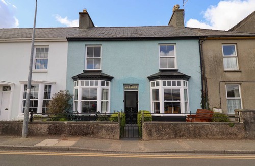 Borth-y-Gest Cottage | Cabin ∙ 4 bedrooms ∙ 7 guests