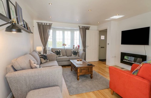 Chesterfield Cottage | Cabin ∙ 4 bedrooms ∙ 8 guests