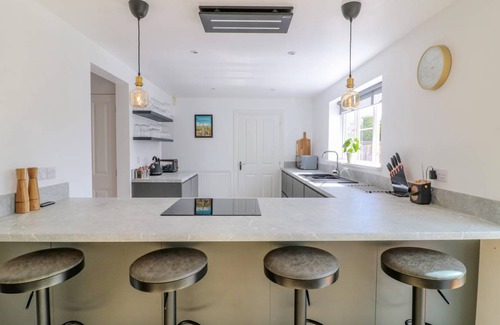 Chesterfield Cottage | Cabin ∙ 4 bedrooms ∙ 8 guests