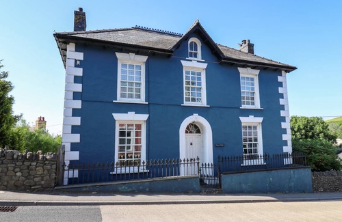 Aberaeron Cottage | Cabin ∙ 4 bedrooms ∙ 8 guests