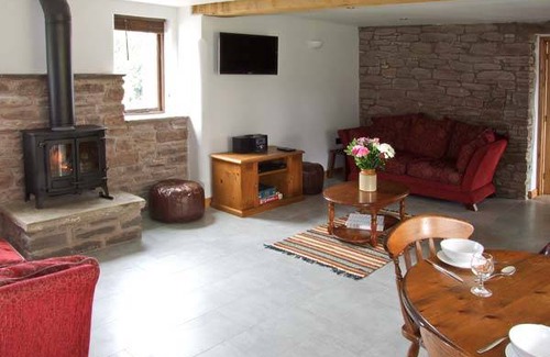 Longtown Cottage | Cabin ∙ 4 bedrooms ∙ 9 guests