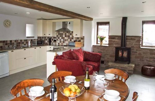 Longtown Cottage | Cabin ∙ 4 bedrooms ∙ 9 guests