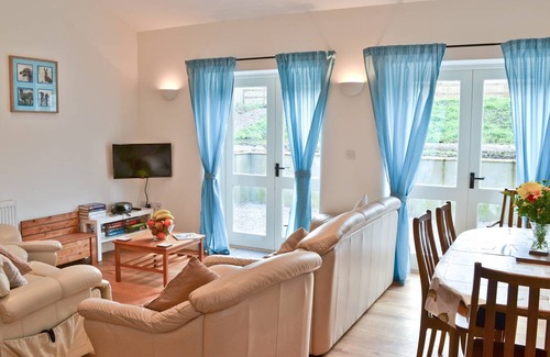 Glastonbury Cottage | Cabin ∙ 4 bedrooms ∙ 6 guests