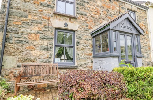 Dinas Cross Cottage | Cabin ∙ 4 bedrooms ∙ 8 guests