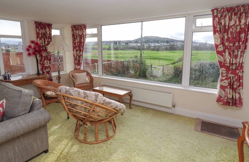 Rhos on Sea Cottage | Cabin ∙ 4 bedrooms ∙ 7 guests