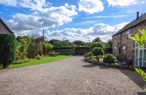 Ipstones Cottage | Cabin ∙ 4 bedrooms ∙ 10 guests